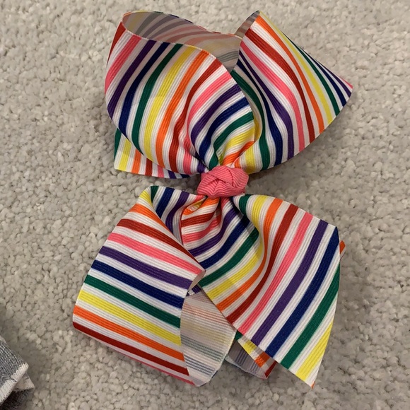 EUC Rainbow Top and Bow Hanna Andersson - Picture 3 of 6